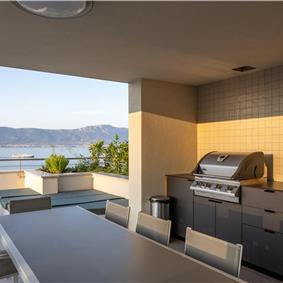 4 Bedroom Luxury Villa with Heated Pool and boat mooring, Ciovo near Trogir – Sleeps 8